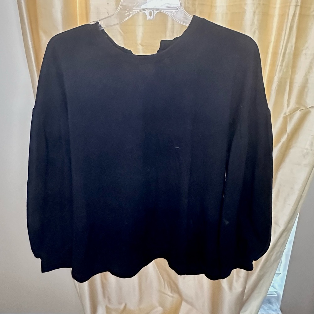 Pleione black cozy top